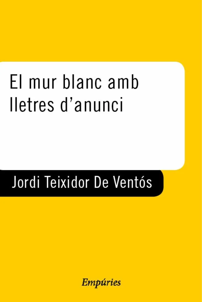 El mur blanc amb lletres d'anunci