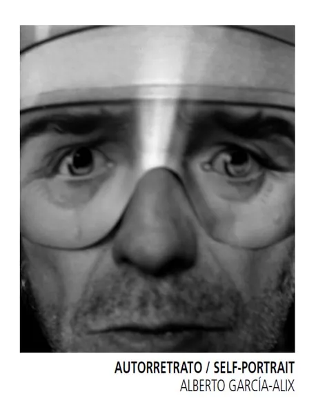AUTORRETRATO / SELF-PORTRAIT
