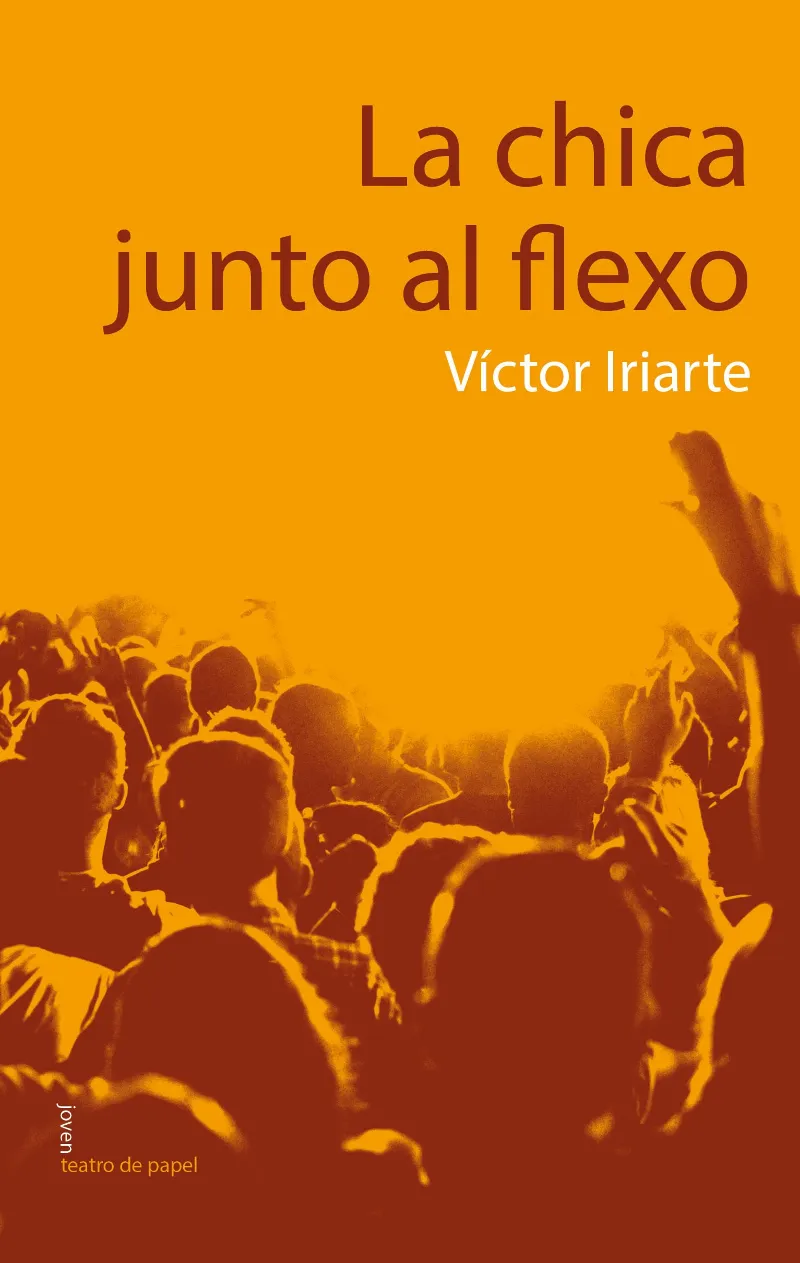 LA CHICA JUNTO AL FLEXO