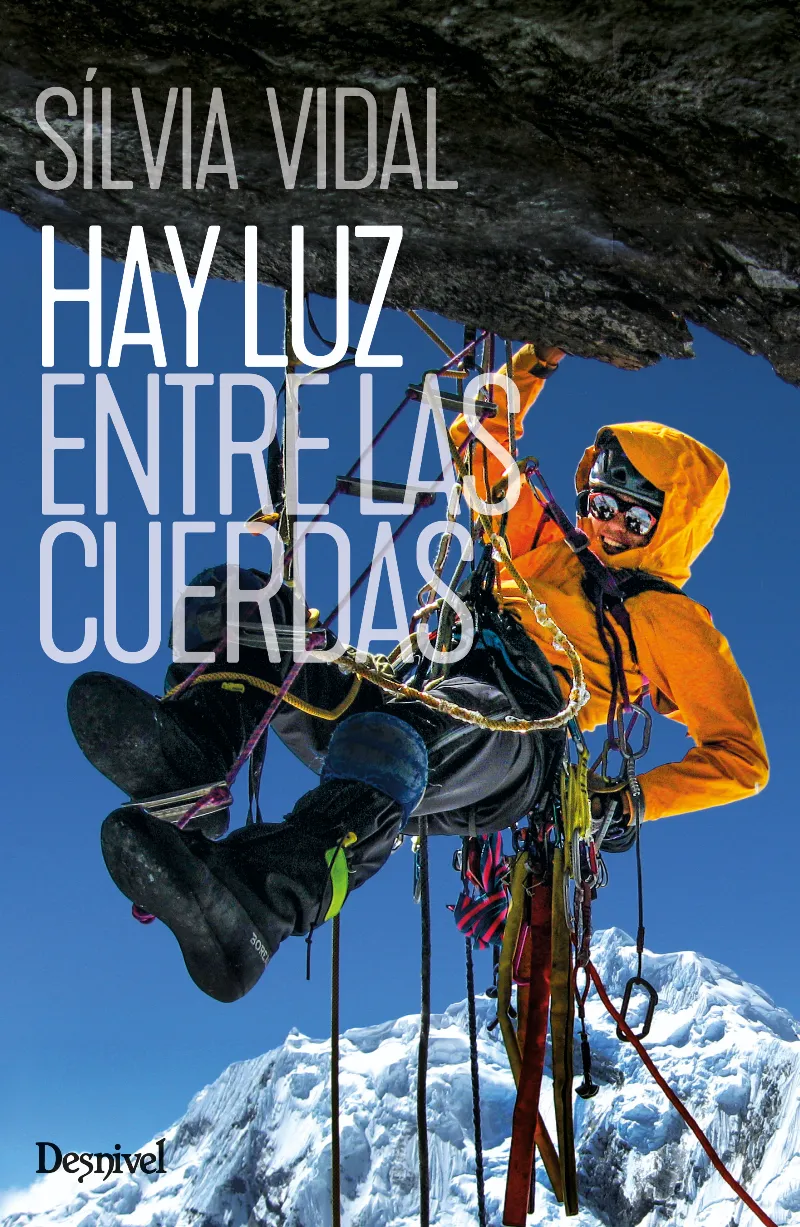 HAY LUZ ENTRE LAS CUERDAS