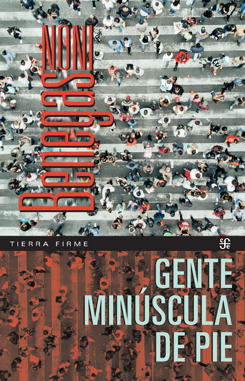GENTE MINÚSCULA DE PIE