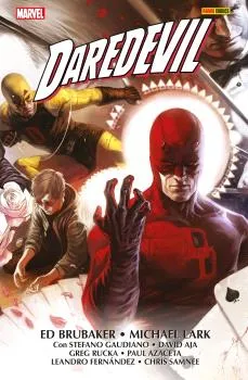 DAREDEVIL DE ED BRUBAKER Y MICHAEL LARK 02 -MARVEL OMNIBUS-